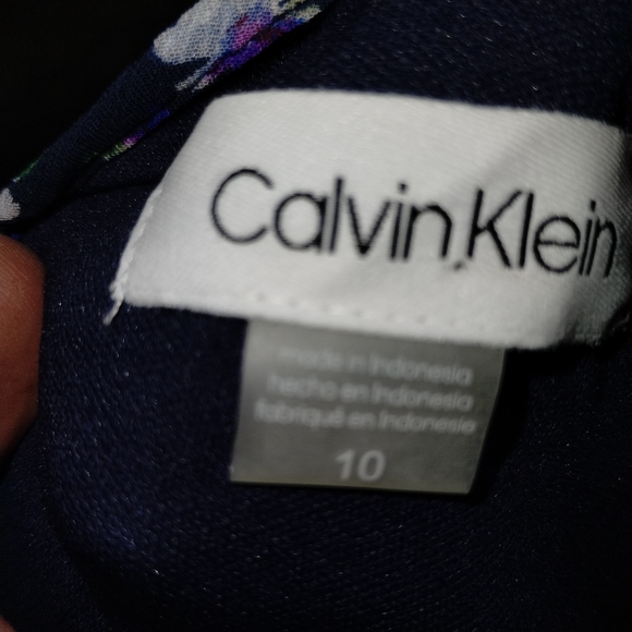 Calvin Klein NWT navy floral dress size 10, loose fit sheer sleeves - Picture 7 of 8